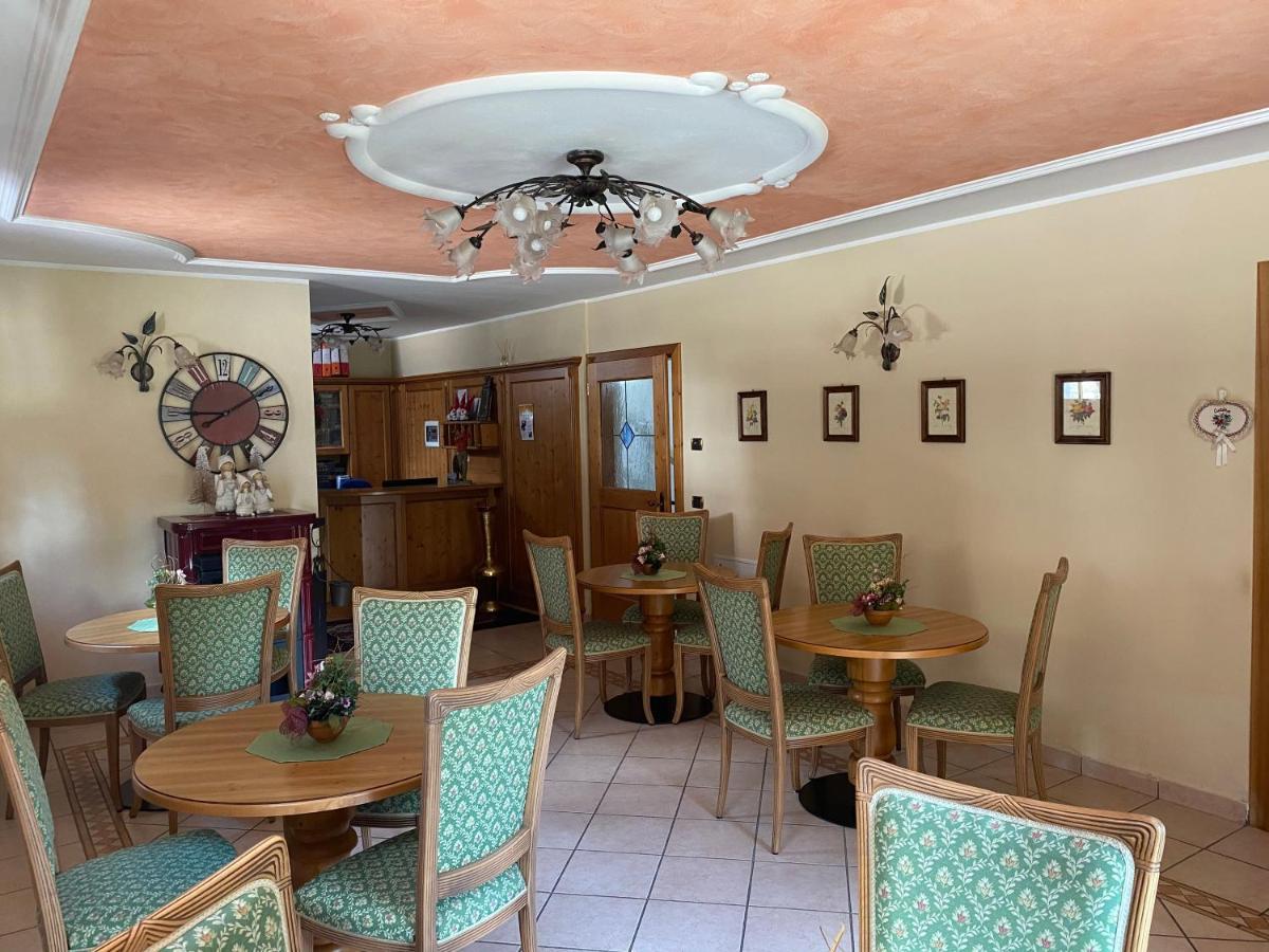Villa Golf Pinzolo Buitenkant foto