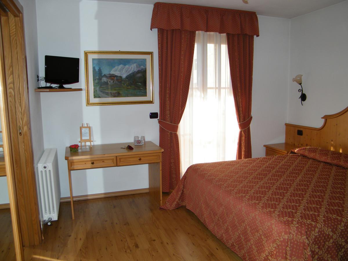 Villa Golf Pinzolo Kamer foto